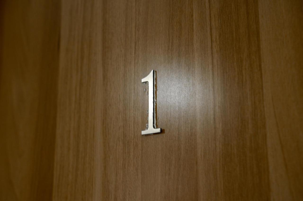 City Center Two Private Bedrooms Near Scanderbeg Square On Shared Apartment Tirana Bagian luar foto