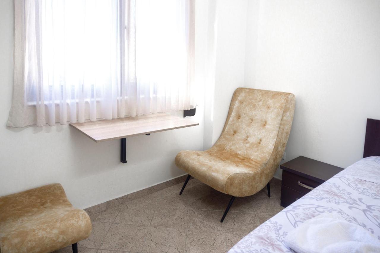 City Center Two Private Bedrooms Near Scanderbeg Square On Shared Apartment Tirana Bagian luar foto