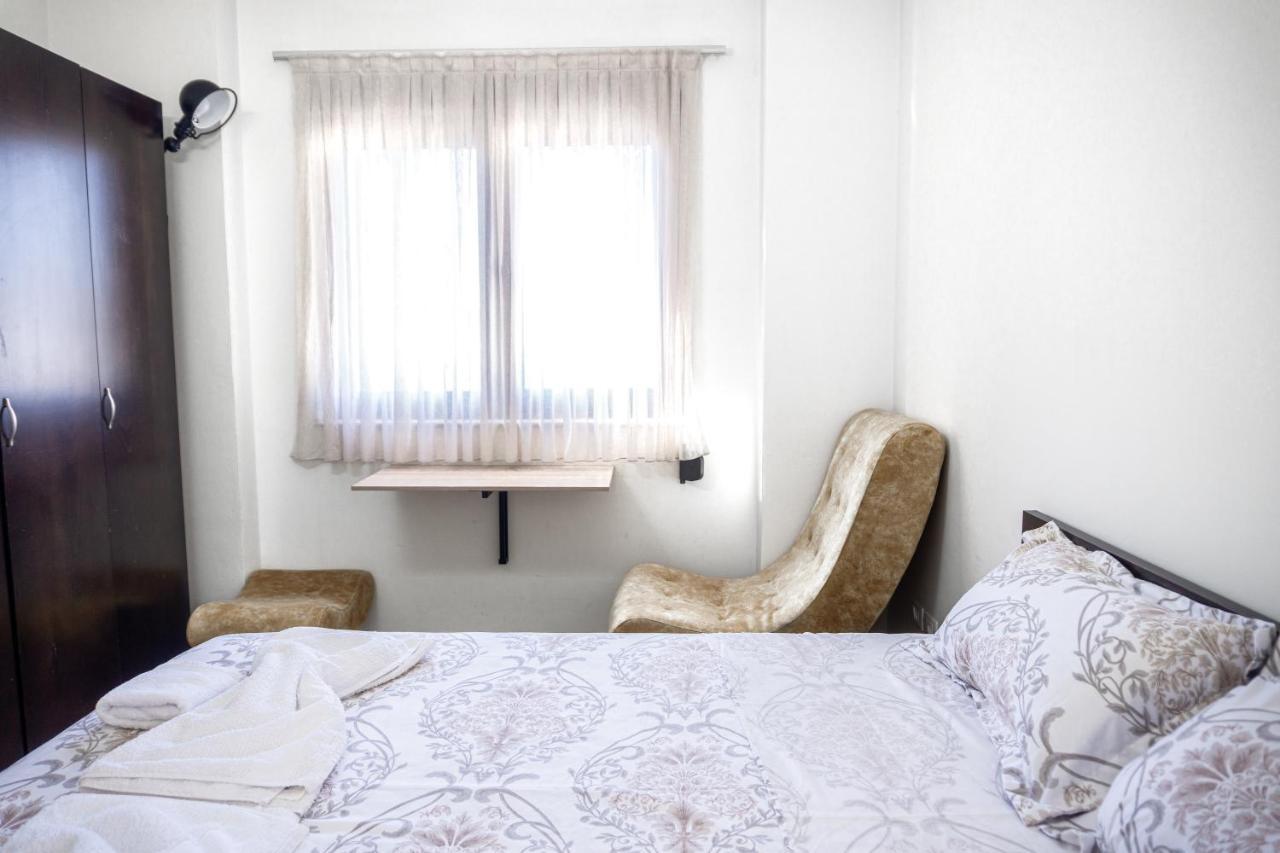 City Center Two Private Bedrooms Near Scanderbeg Square On Shared Apartment Tirana Bagian luar foto